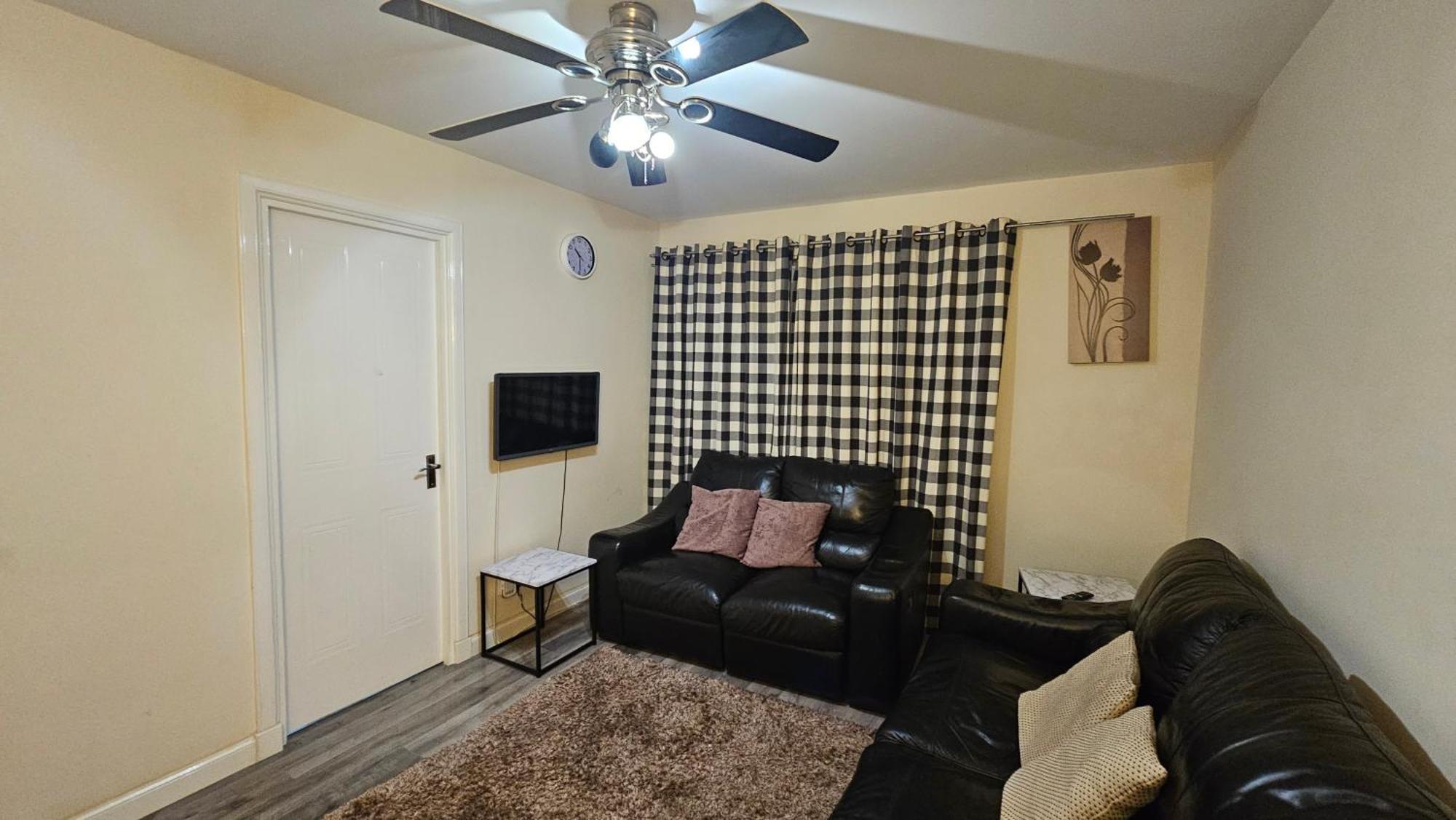 אברדין Charlotte Apartment מראה חיצוני תמונה