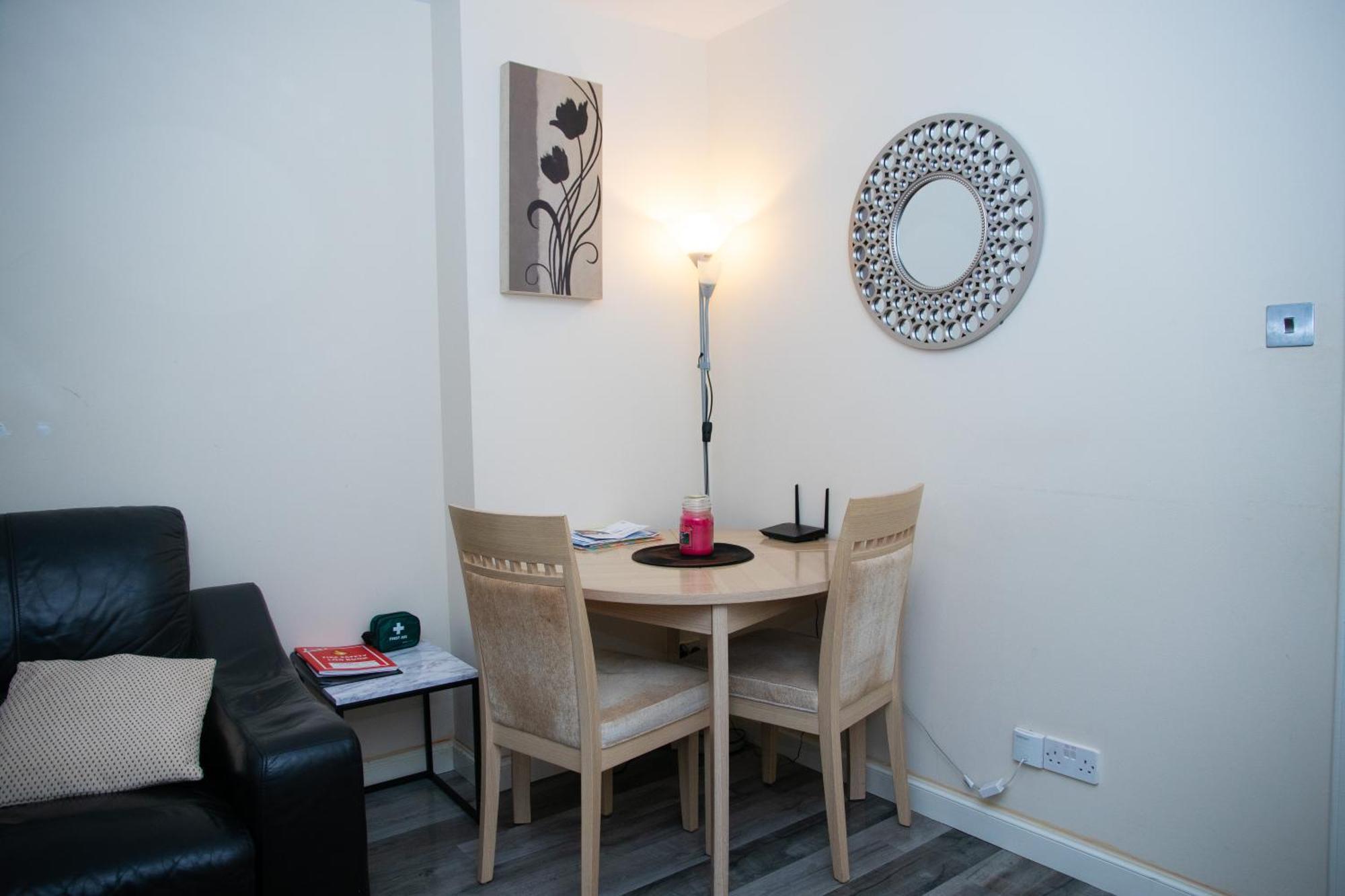 אברדין Charlotte Apartment מראה חיצוני תמונה