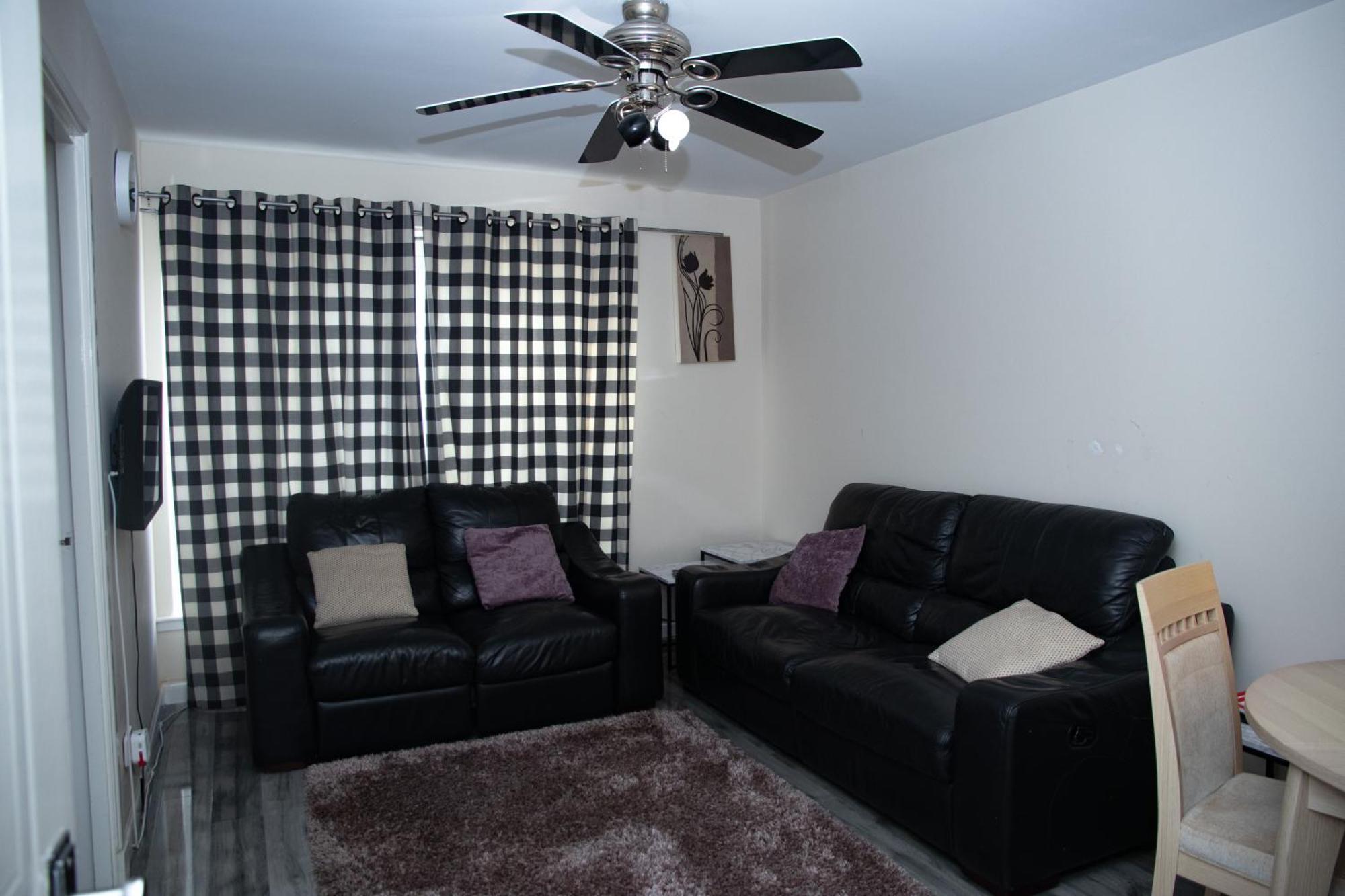 אברדין Charlotte Apartment מראה חיצוני תמונה
